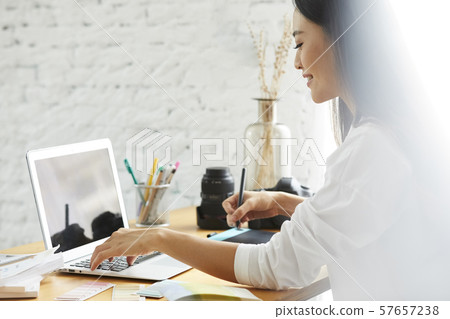 Female designer 57657238