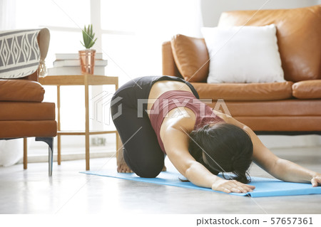 Female yoga instructor 57657361