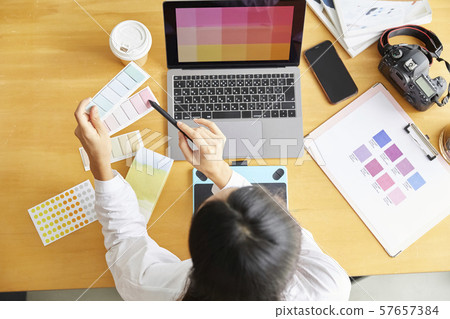 Female designer 57657384