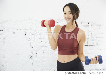 Female athlete Female athlete 57657444