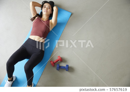 Female athlete Female athlete 57657619