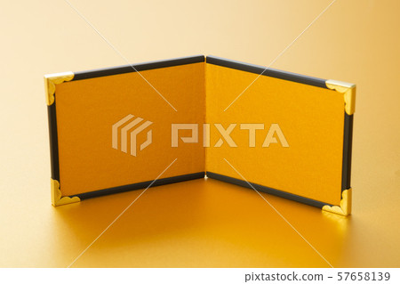 Gold screen 57658139