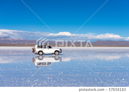 Uyuni salt lake daytime Uyuni salt lake daytime 57658183