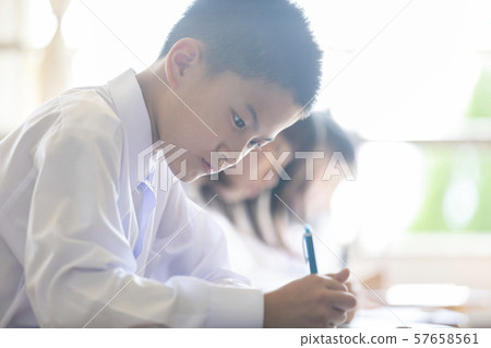 Studying class scene Image of junior and senior high school students Studying class scene Image of junior and senior high school students 57658561