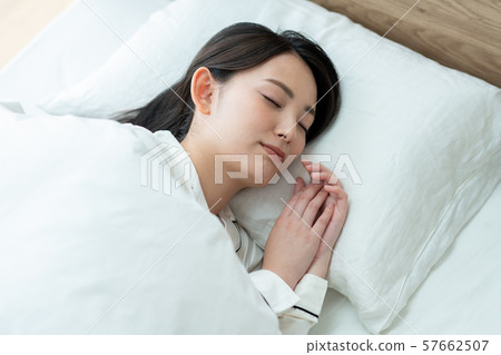 年輕的女士 57662507