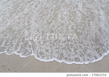 A gentle wave 57663258