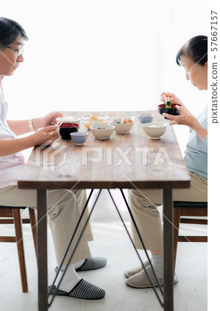 Two people, two people, meals, nursing care, at home, lifestyle, old man, old age, interior design room, white natural light Two people, two people, meals, nursing care, at home, lifestyle, old man, old age, interior design room, white natural light 57667157