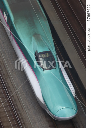 Tohoku Shinkansen Series E5 (single) 57667622