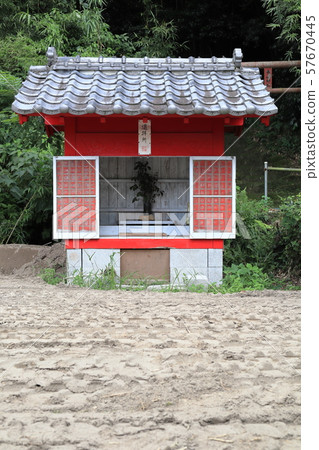 Yoneyama Shrine(Yoneyama Yakushi) Yoneyama Shrine(Yoneyama Yakushi) 57670445