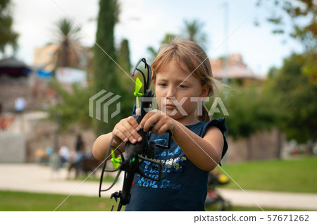 little girl in the Park launches drones little girl in the Park launches drones 57671262