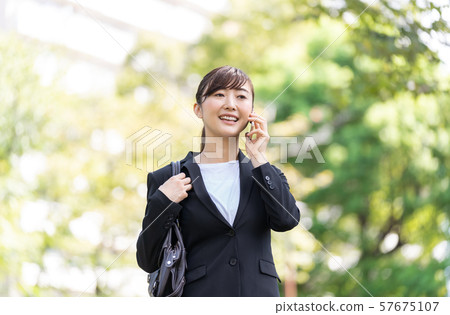 Business woman 57675107