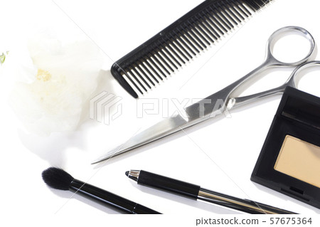 剪刀美髮師的剪刀和化妝品 剪刀美髮師的剪刀和化妝品 57675364