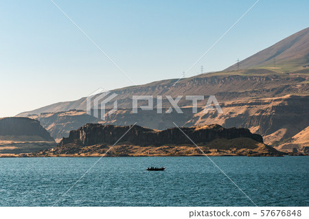 View of the Washington state side of the Columbia River that borders the state of Oregon 57676848