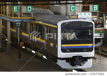 在大宮綜合車輛中心檢查的209系列列車 57677892