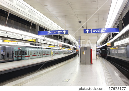 西鐵列車停在西鐵福岡（天神）站 57678177