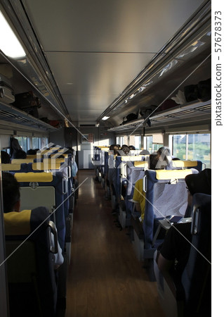 Rapid Kirakira Utsugo (inside train / dead section) 57678373