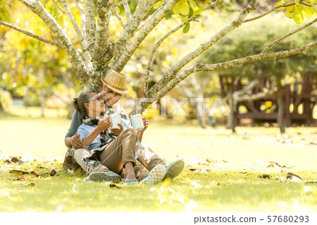 Asian Lifestyle senior couple drinking coffee 57680293