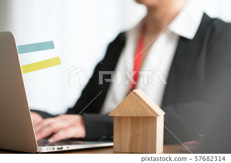 Business woman Business woman 57682314