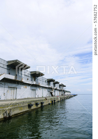 Otaru Port (No. 3 Pier) 57682752