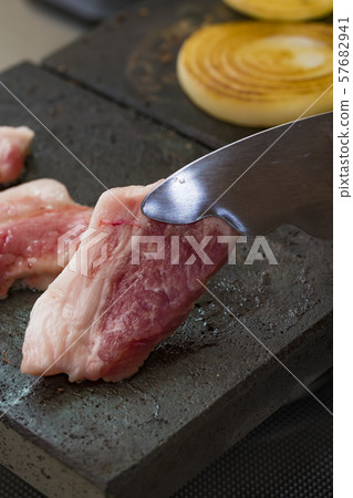 【烤肉】 【烤肉】 57682941