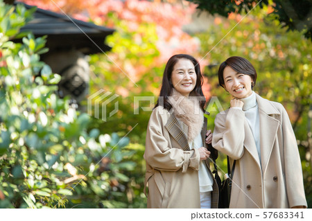 旅行，女性，秋天 57683341