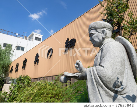 Hosomichi Petit Terrace behind Senju-juku in Tokyo 57683948
