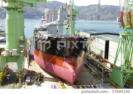 Shimanami Kaido Hakatajima散貨船在造船廠船塢 57684140