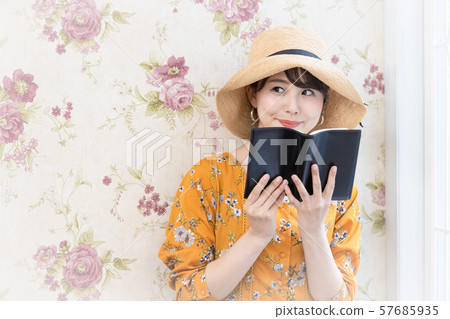 Female Lifestyle Reading 57685935