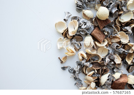 Flowers composition. Frame made of dried rose flowers on white background 57687165