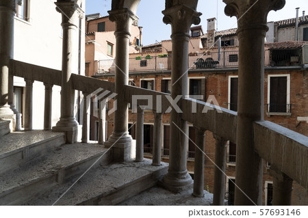 Contarini del Bovolo palace venice stairway Contarini del Bovolo palace venice stairway 57693146