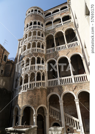 Contarini del Bovolo palace venice stairway Contarini del Bovolo palace venice stairway 57693170