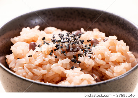 Red rice sprinkled with sesame salt. 57695140