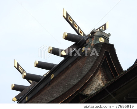 岡山縣津山市一宮的神社:中山神社(主殿的屋頂裝飾) 岡山縣津山市一宮的神社:中山神社(主殿的屋頂裝飾) 57696919