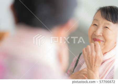 1 person fashion nursing home living lifestyle old man interior design room white natural light 57700872