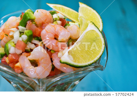 蝦酸橘汁醃魚（墨西哥食物） 57702424