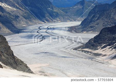 Glacier landscape from Jungfraujoch, Switzerland Glacier landscape from Jungfraujoch, Switzerland 57703804