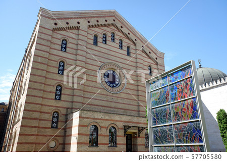 Budapest Dohany Street Synagogue 57705580
