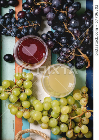 New red and white wine Federweisser 57706302