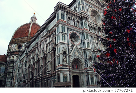 Famous view of Florence, meeting New Year 57707271