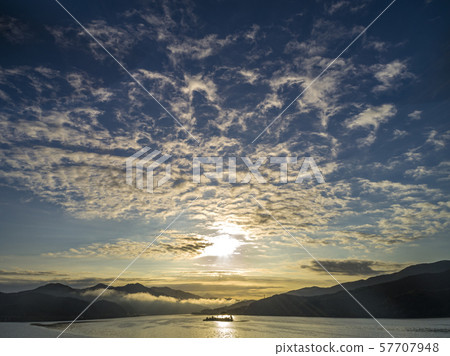 Bright head Bright head 57707948