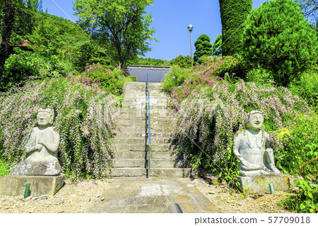 石佛和即將來臨的道路 57709018