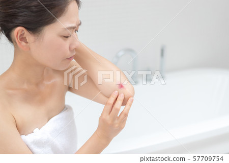洗澡 女生 女孩 57709754