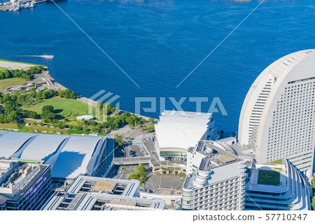 俯瞰橫濱港(神奈川縣,橫濱市) 俯瞰橫濱港(神奈川縣,橫濱市) 57710247