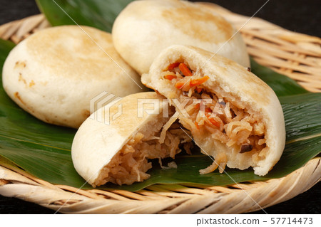  Sliced dried radish 57714473
