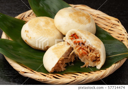 Sliced dried radish Sliced dried radish 57714474