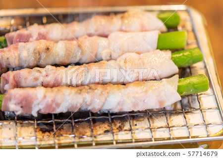 Charcoal grilled asparagus pork belly 57714679