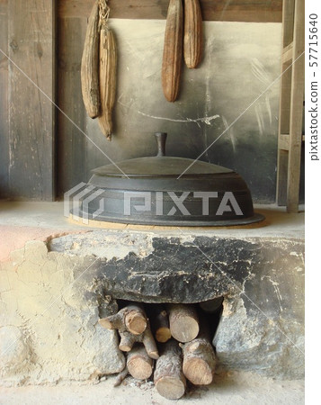 小屋廚房柴火 57715640