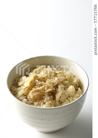 Shirasu and deep-fried rice 57715766