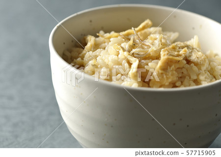  煮熟的米飯 57715905