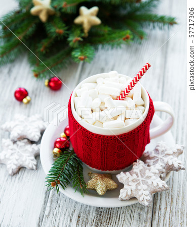 hot chocolate with marshmallows and gingerbread cookies hot chocolate with marshmallows and gingerbread cookies 57717306